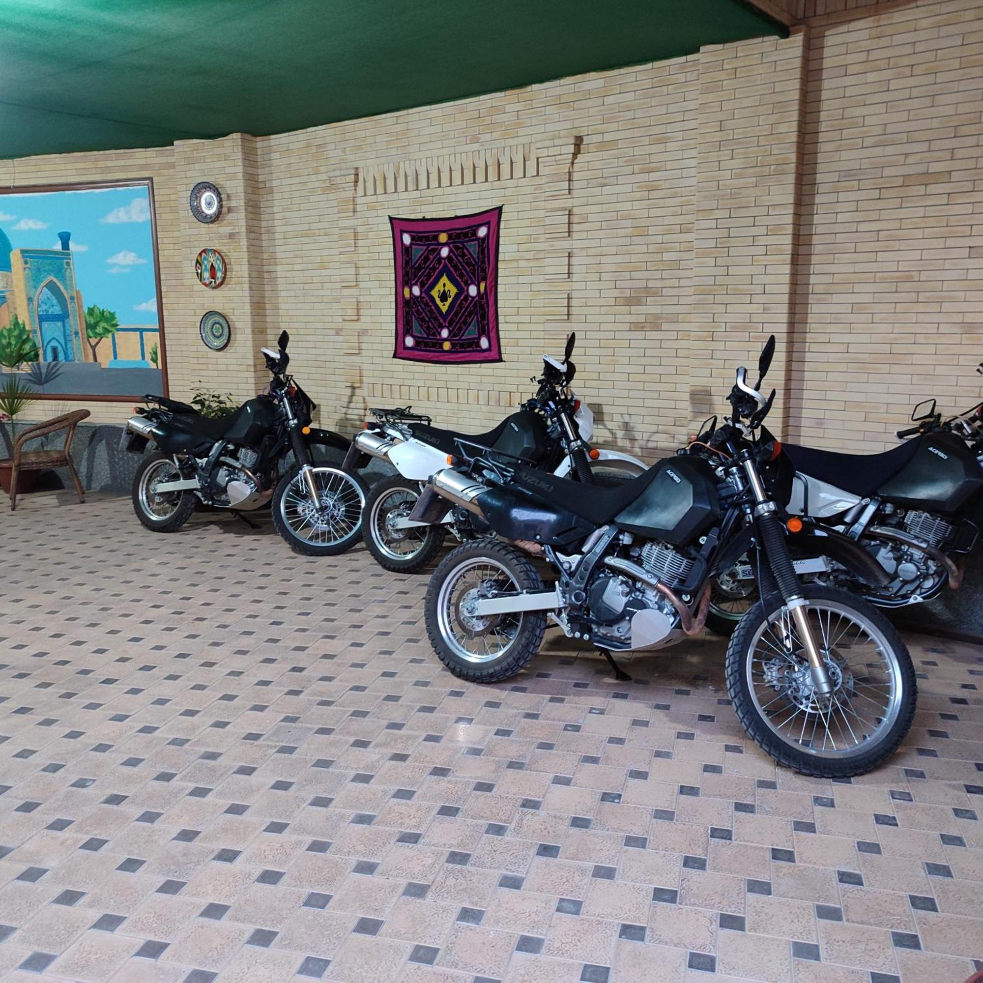 Hotel Mehribon Samarkand Bagian luar foto