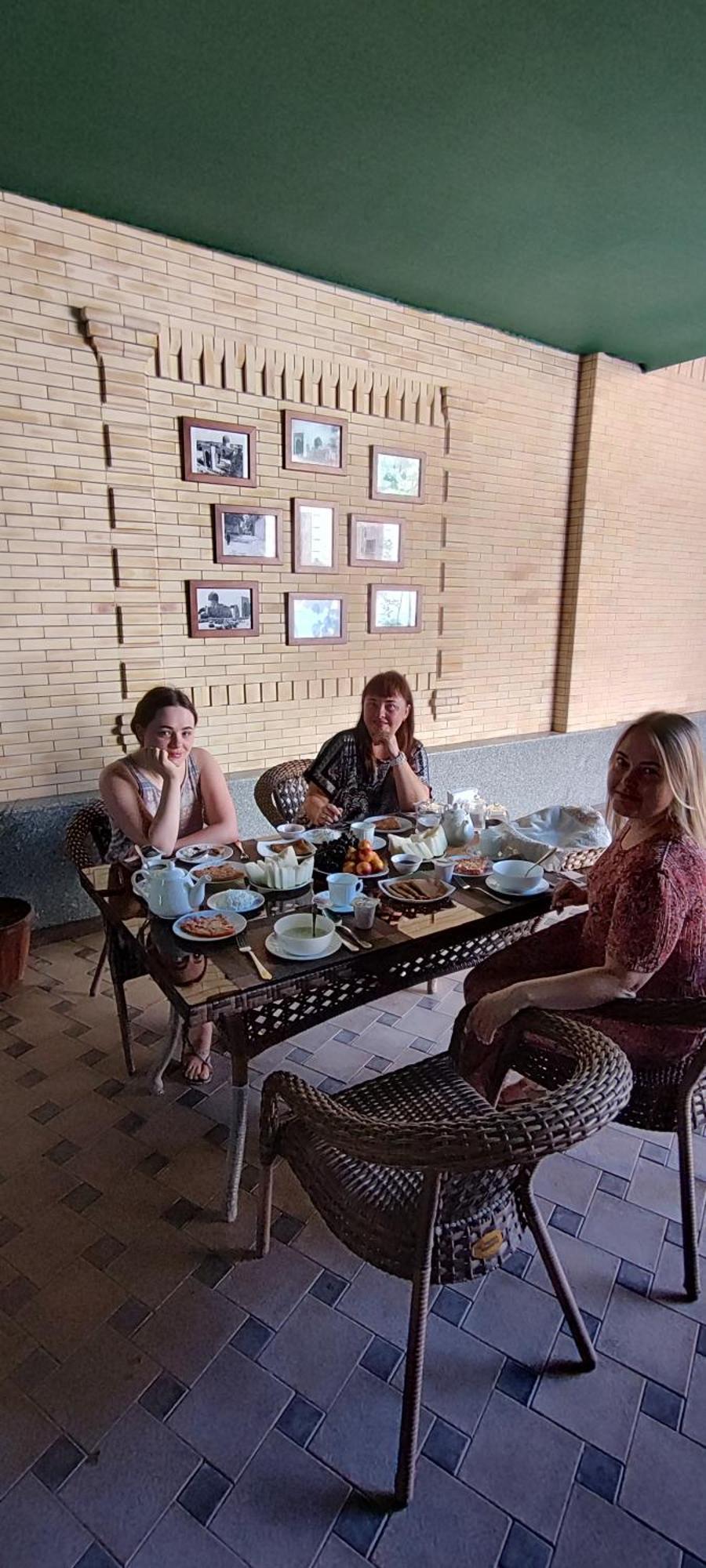 Hotel Mehribon Samarkand Bagian luar foto